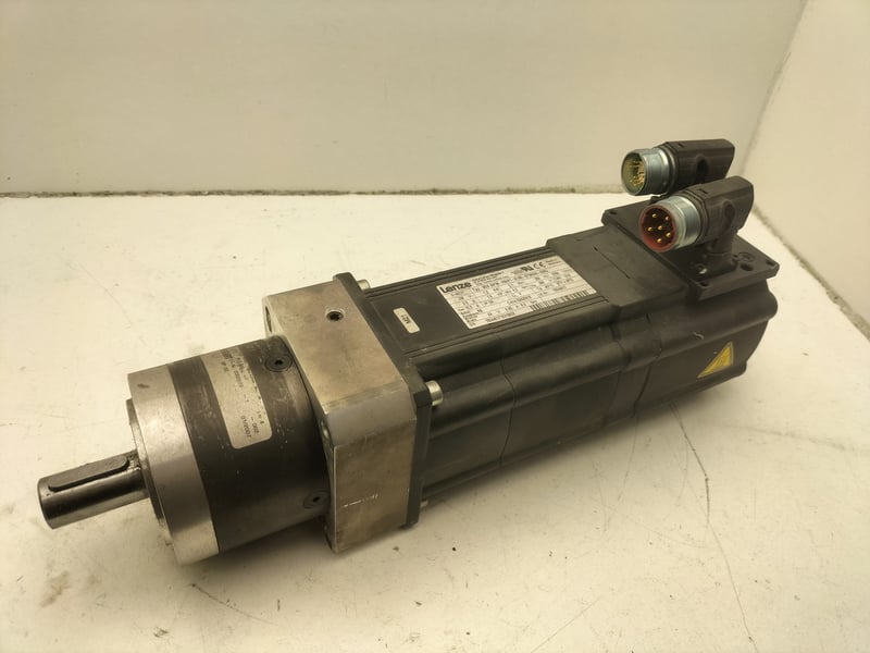 MCS 09F38-RS0P1-B14N-ST5S00N-R0SU Lenze Servo Motor