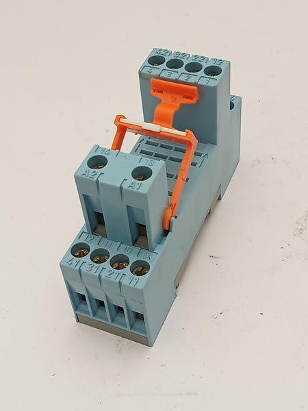 LR38486 Releco Rail Relay Socket