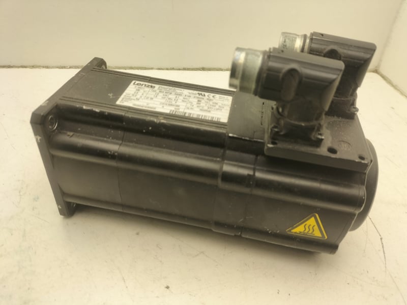 MCS 09F38-RS0B0-B14N-ST5S00N-R0SU Lenze Servo Motor