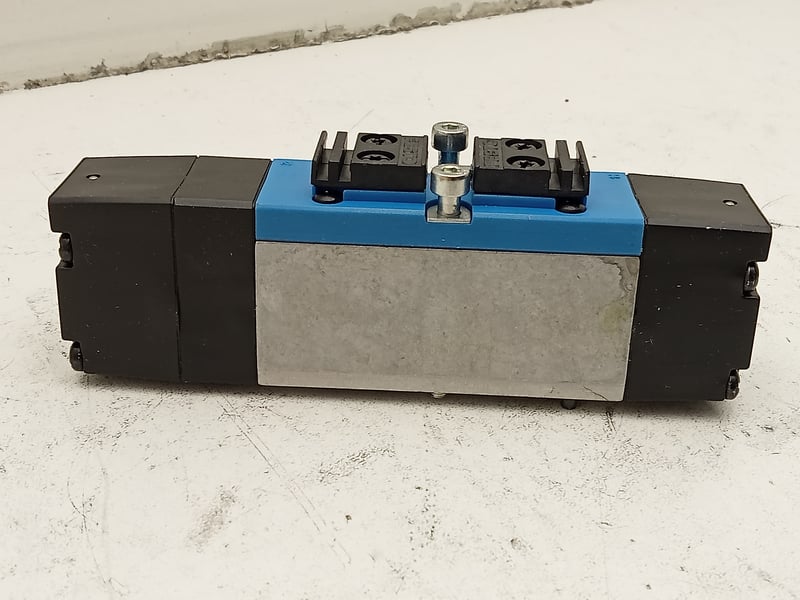 VL-5/3G-D-01 Festo Pneumatic Valve