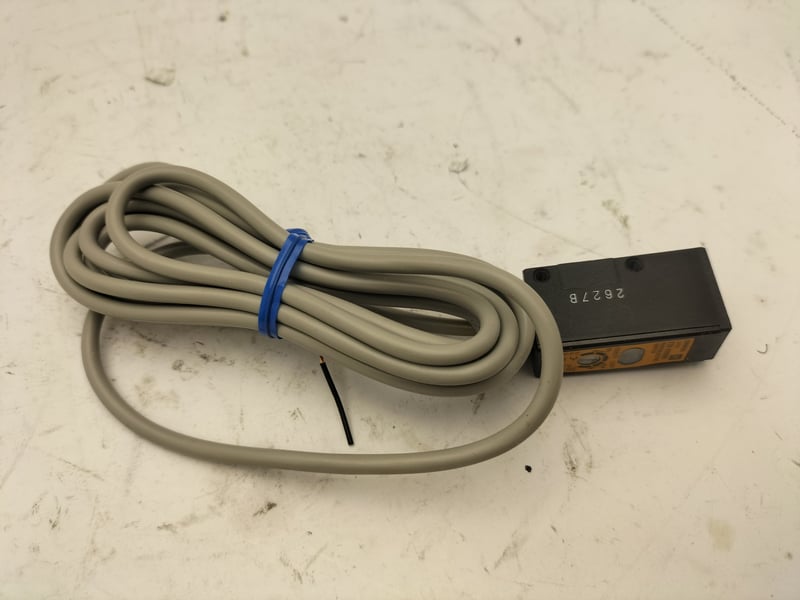 E3S-DS10B4 Omron Photoelectric switch