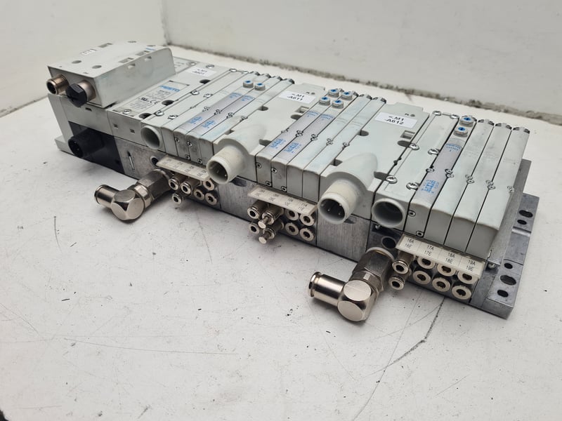 530411 Festo 12 slot valve block