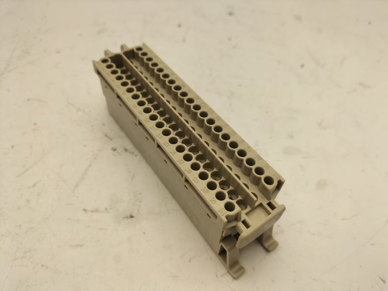 6ES5 490-8FB11 Siemens Frontstecker