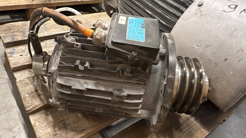 3~MOT MD5MAIG112-22K Lenze 3-Phase AC Motor
