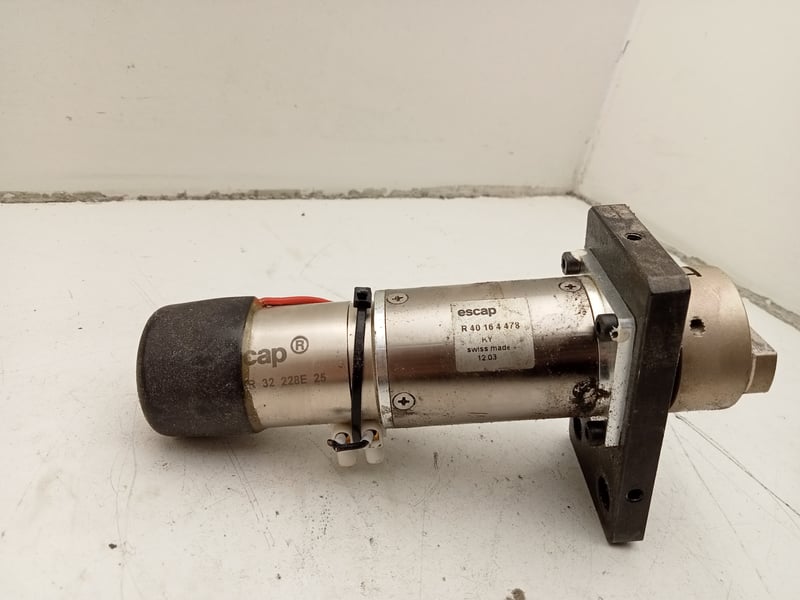 R 40 16 4 478 Escap Gear motor