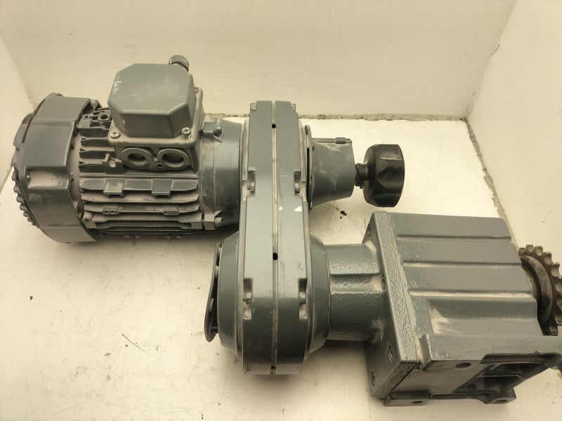 TM71-4M Lenze AC Motor