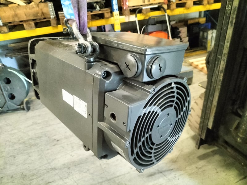 1PH8137-1EG12-0QA1-Z Siemens Simotics 3 ~ (1P) Electric Motor