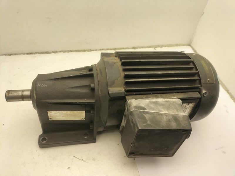 8F4-811H Lenze Three-Phase Motor