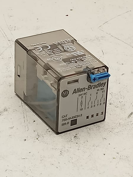 700-HA33Z24-3 Allen-Bradley Control Relay