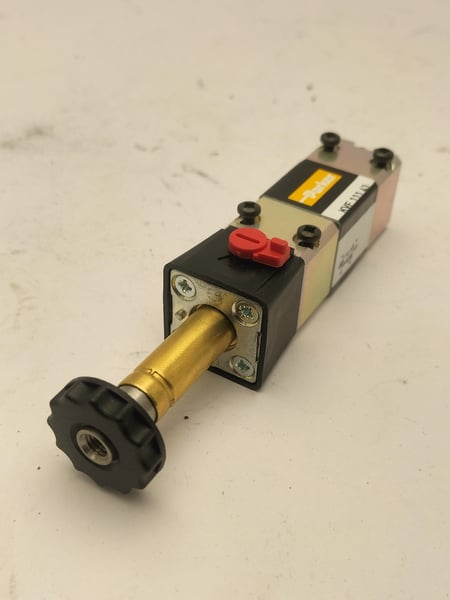 KVE 111 43 Parker Solenoid operated spool