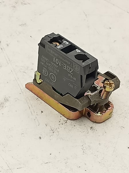 ZB4 BZ101 Telemecanique Contact Block