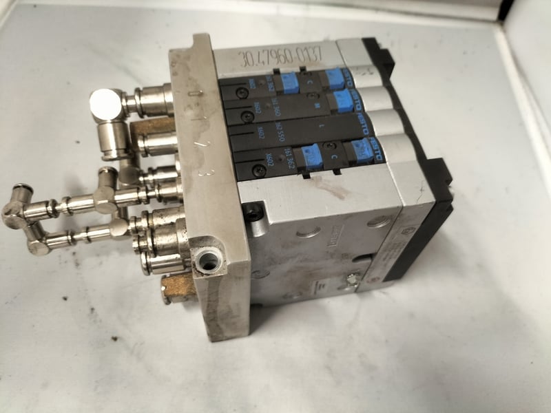 30.47960-0137 Festo Valve
