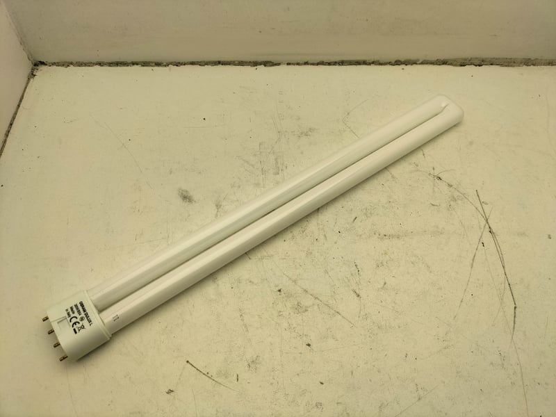 36 W/954 Osram Lumilux De Luxe Daylight