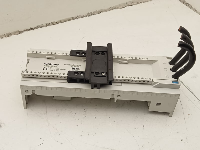 32 457 Wöhner Equus EasyConnector