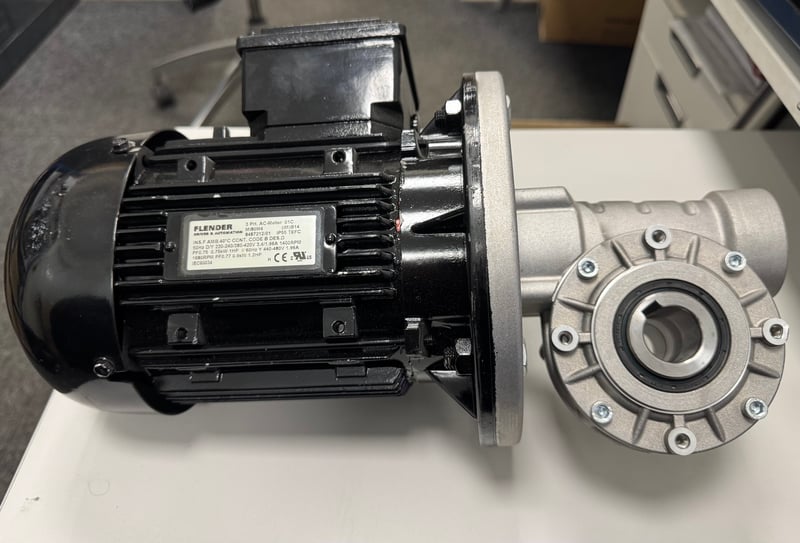 8487212/01 Flender Motor with gear 9911148