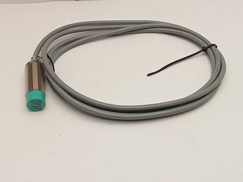 NBN8-18GM50-E2