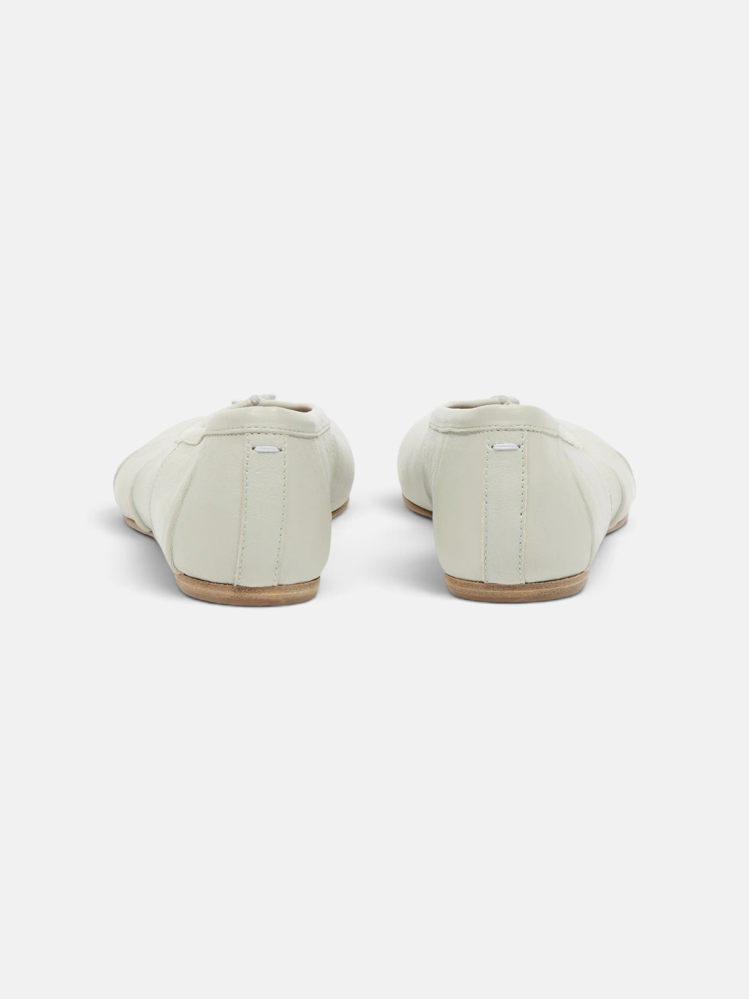 Maison Maison Margiela Tabi Ballerina White – close-up detail view in premium quality with AA+ craftsmanship