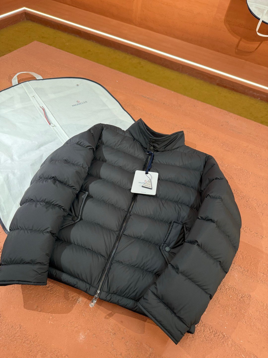 Moncler Moncler Puffer Jacket Full Black – detail view in premium quality with AA+ craftsmanship