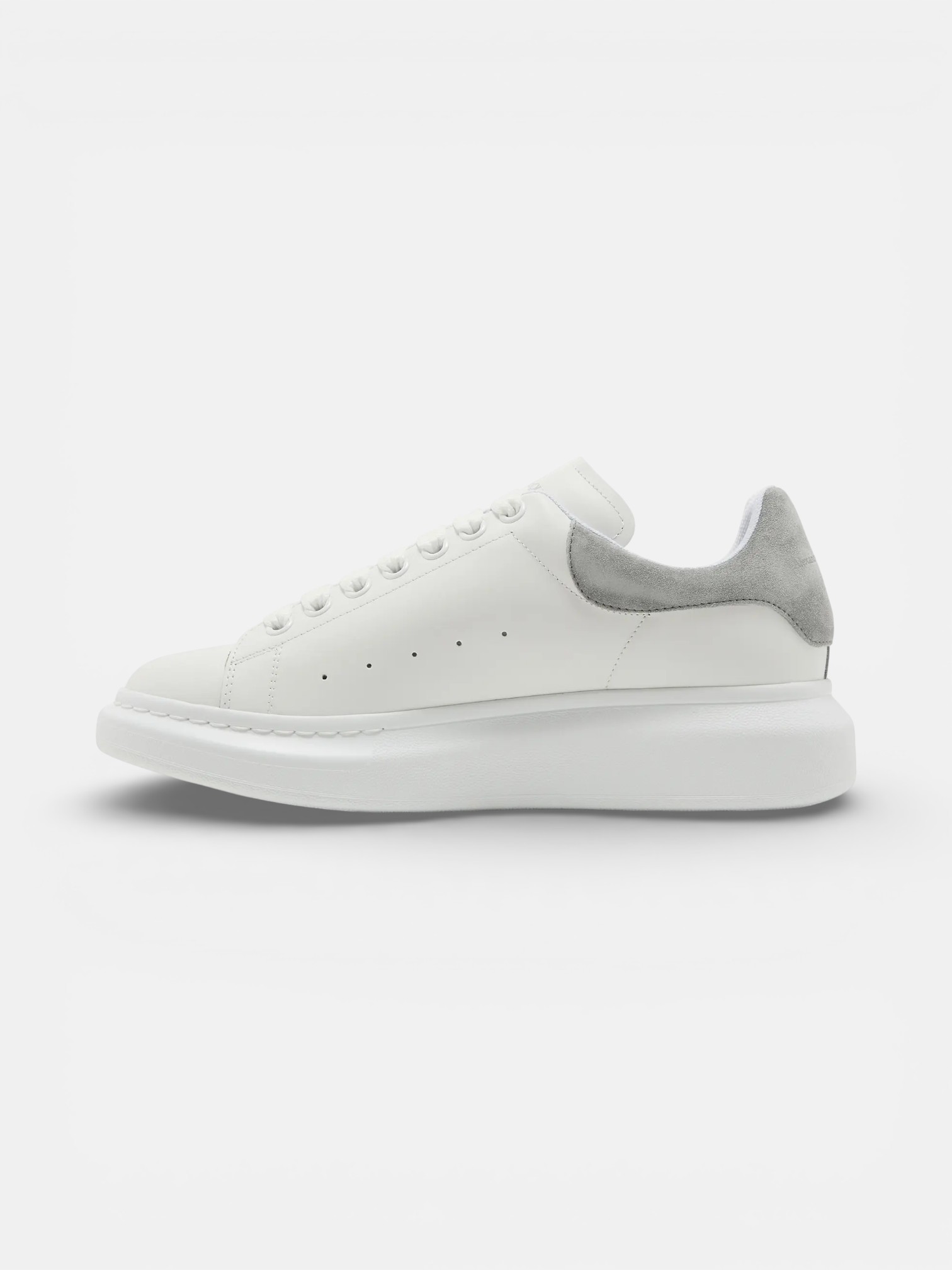 Alexander Alexander McQueen Sneaker White Grey Suede – close-up detail view in premium quality with AA+ craftsmanship