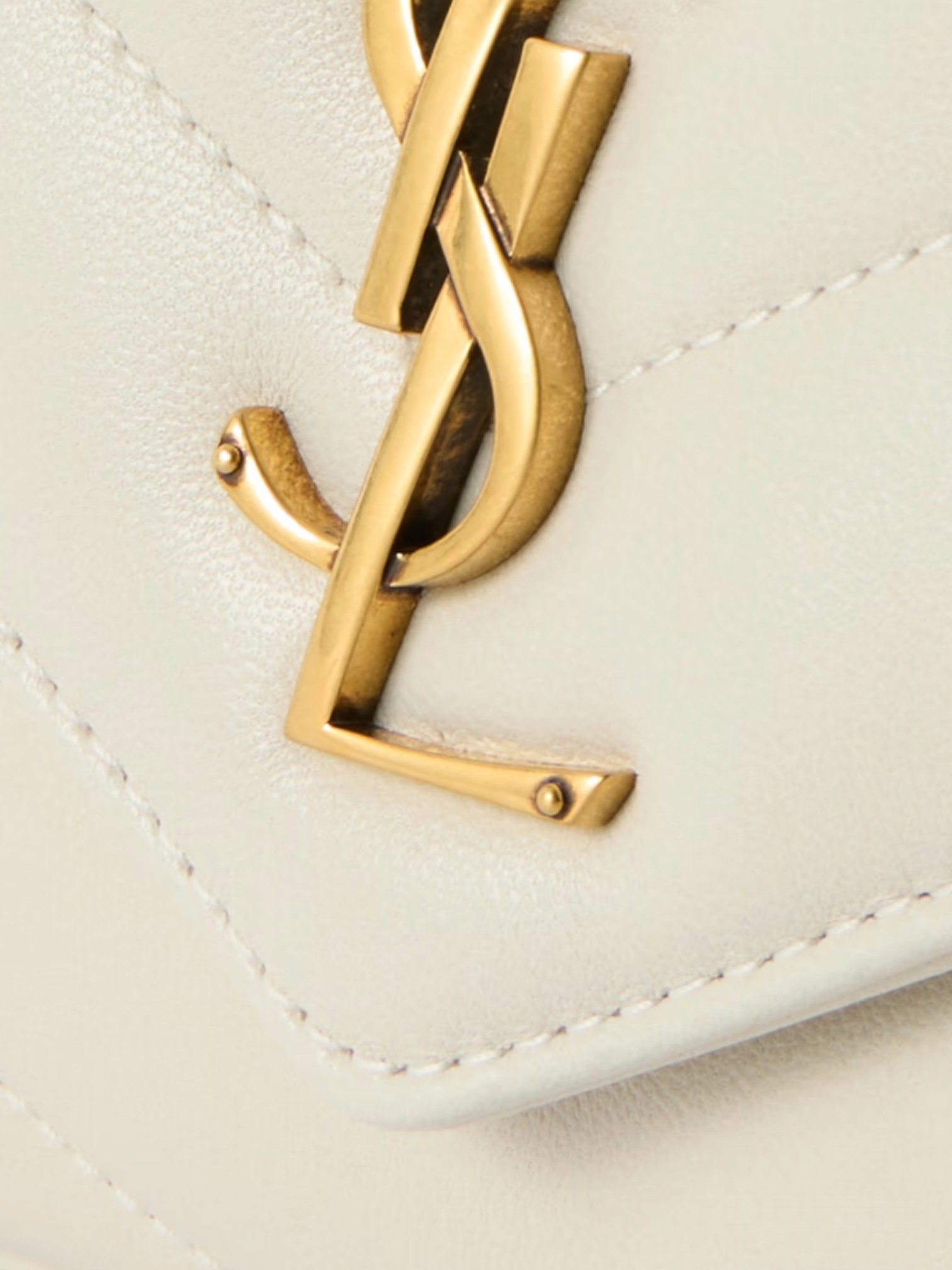YSL LouLou Small in Cream, Logo Close Up