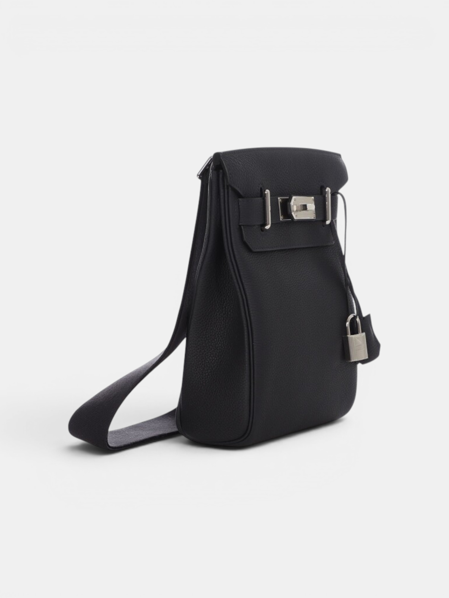 Hermes Hermes Side-Bag Black – side profile view in premium quality with AA+ craftsmanship
