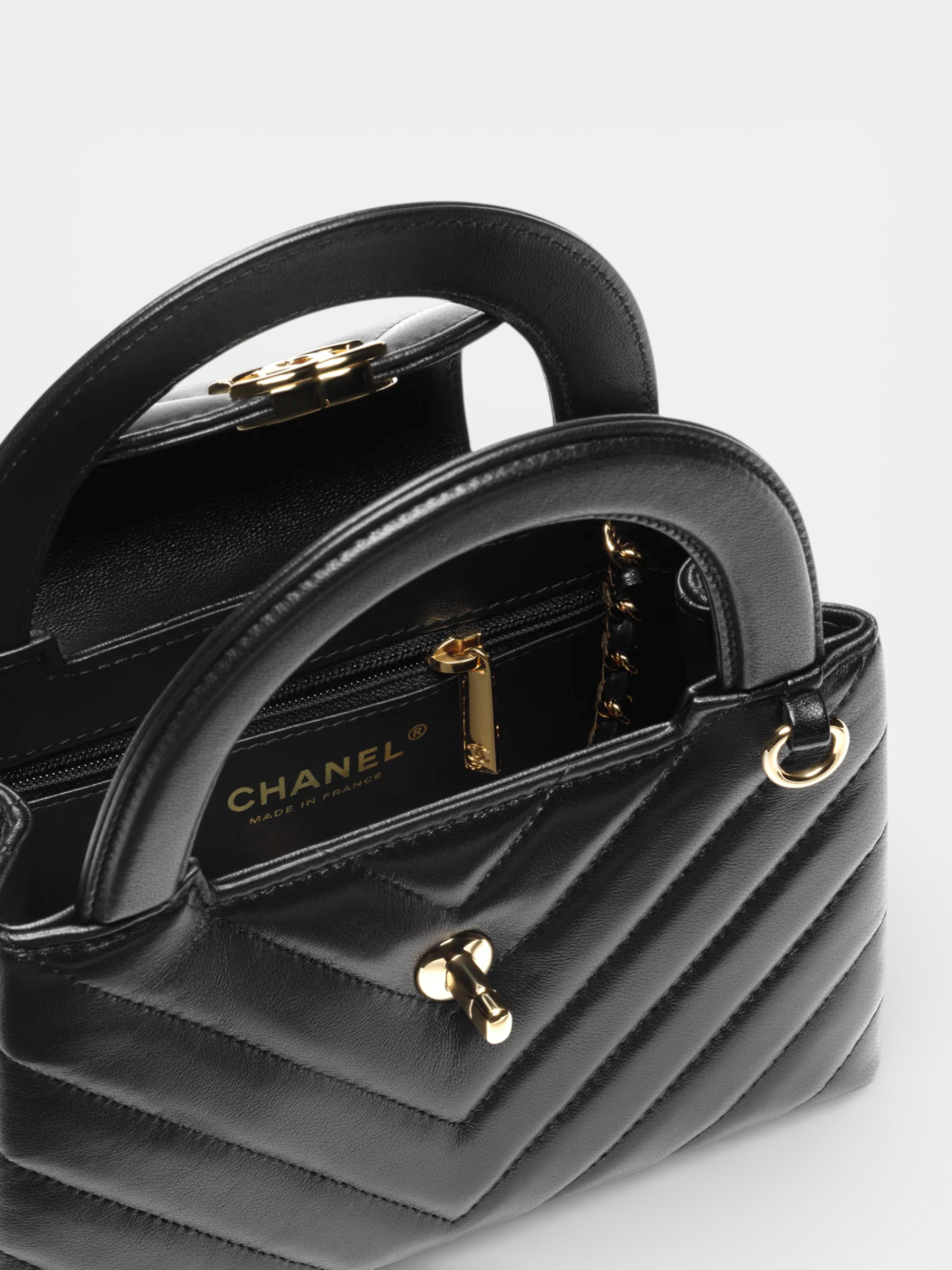 Chanel Chanel Mini Shopper Lambskin – close-up detail view in premium quality with AA+ craftsmanship