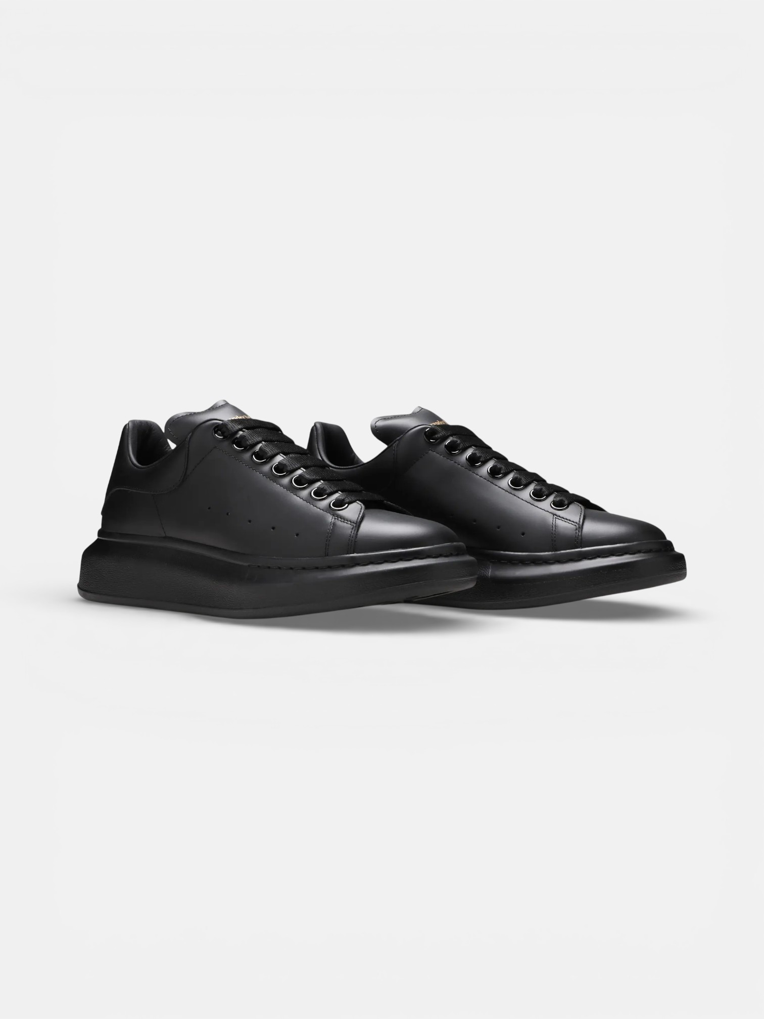 Alexander Alexander McQueen Sneaker All Black – detail view in premium quality with AA+ craftsmanship