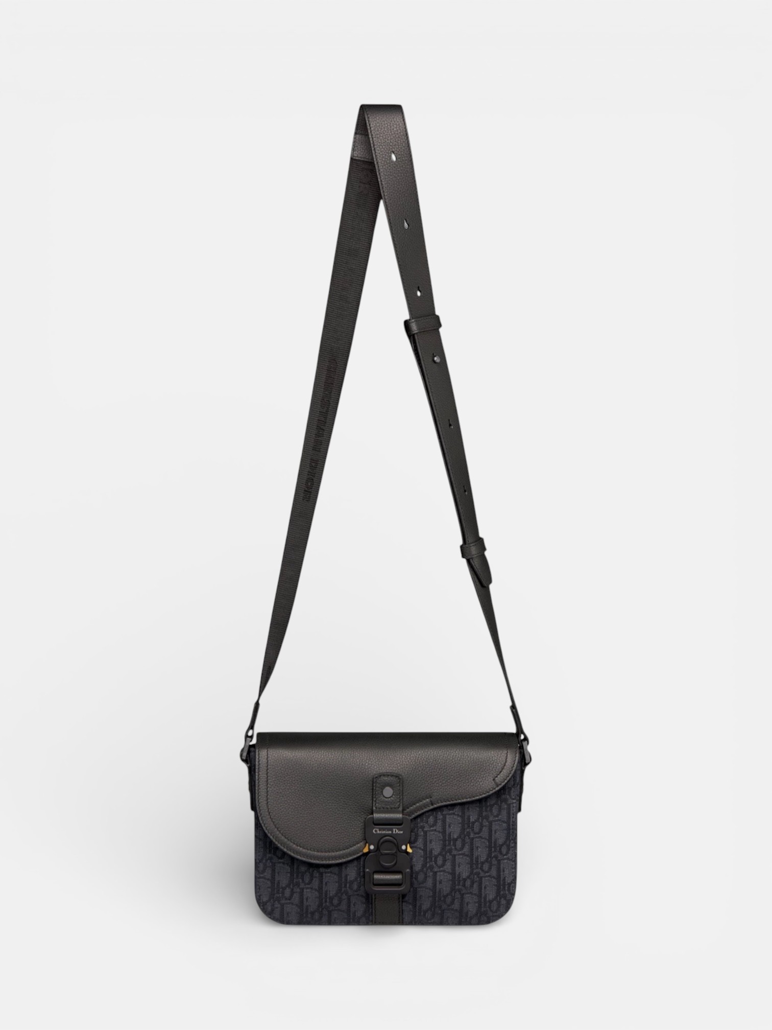 Dior Dior Small Saddle Messenger Bag Black – detail view in premium quality with AA+ craftsmanship