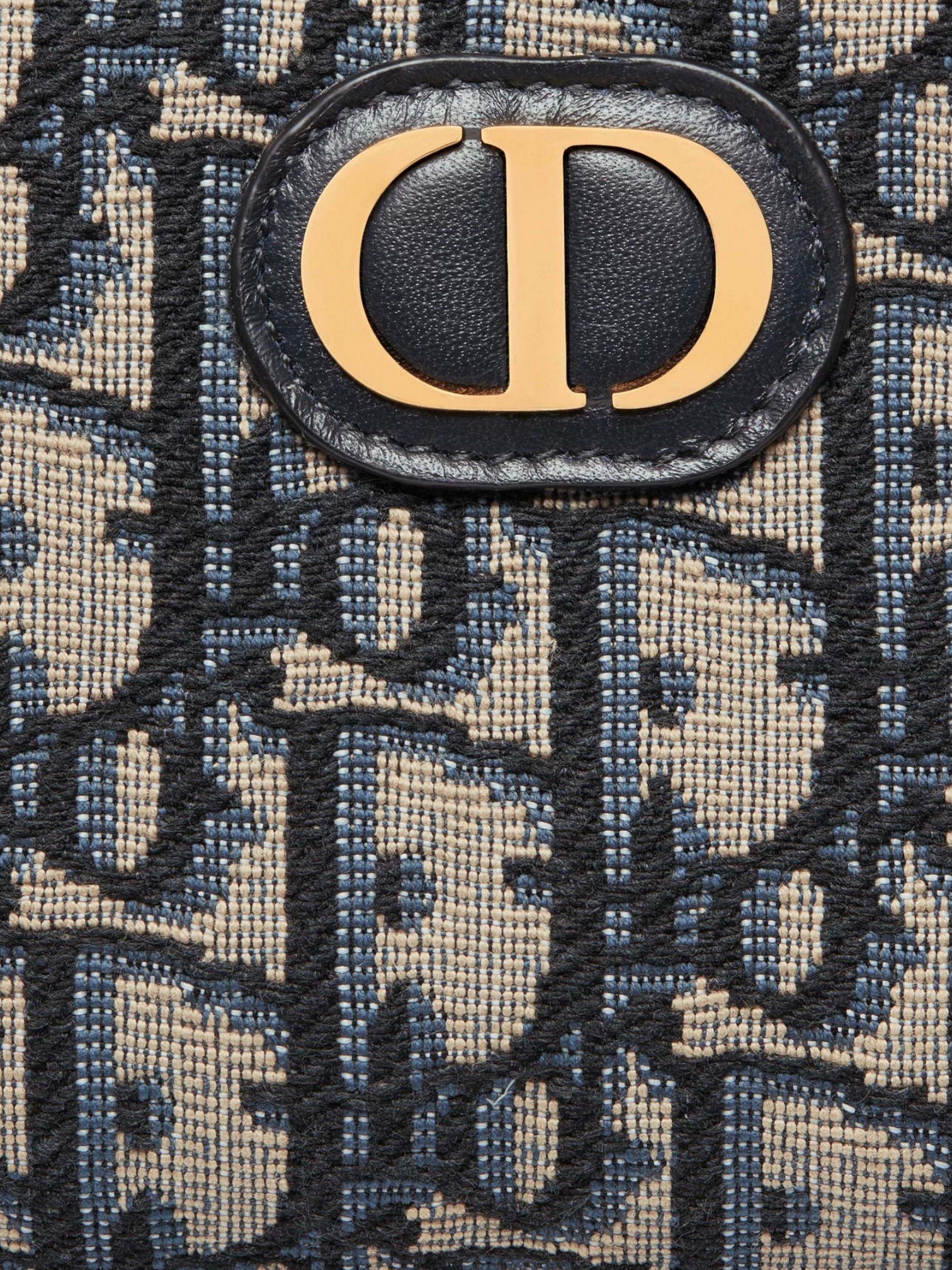 Dior Dior 30 Montaigne Dahlia Wallet Safari – detail view in premium quality with AA+ craftsmanship
