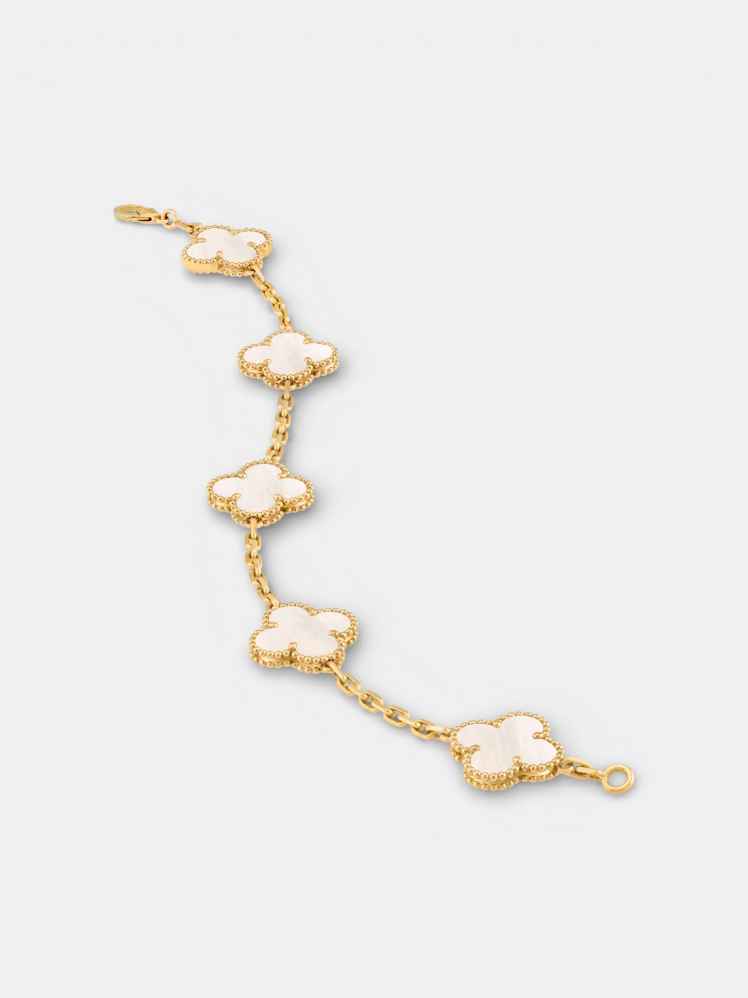 Van Van Cleef Alhambra Bracelet Gold Pearl – close-up detail view in premium quality with AA+ craftsmanship