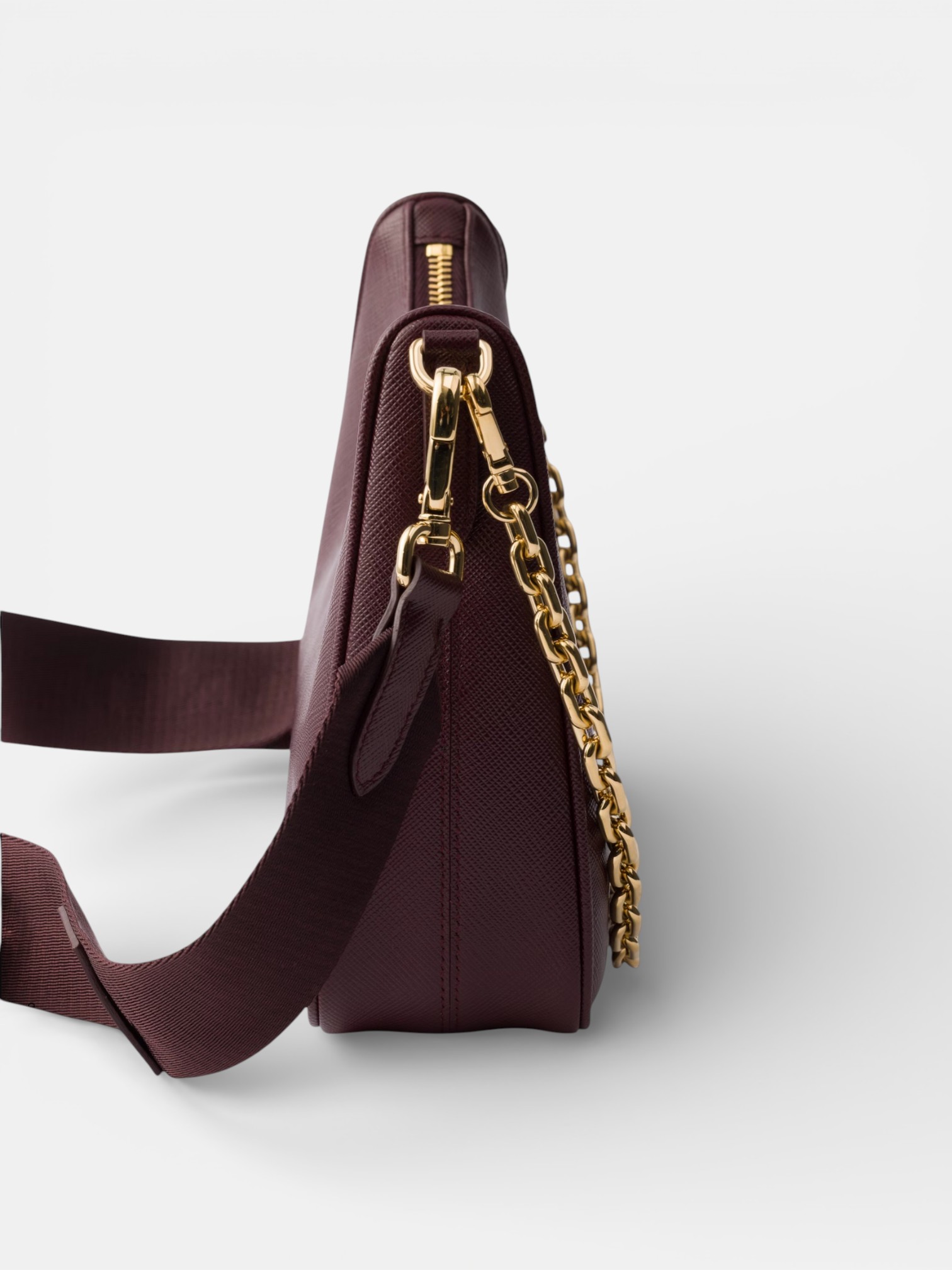 Prada Prada Re-Edition 2005 Saffiano Burgundy – back view in premium quality with AA+ craftsmanship