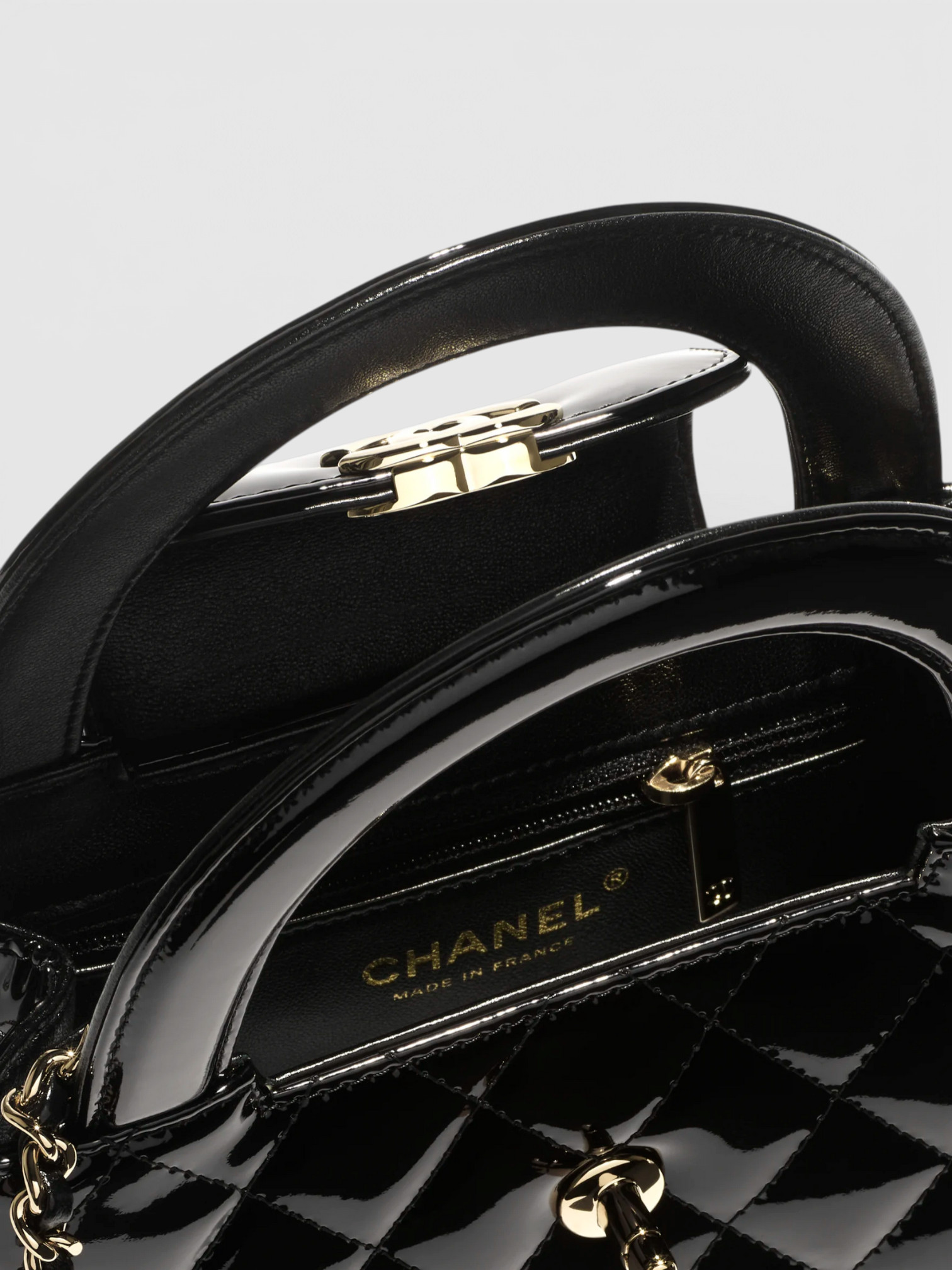 Chanel Chanel Mini Shopper Mirror – close-up detail view in premium quality with AA+ craftsmanship