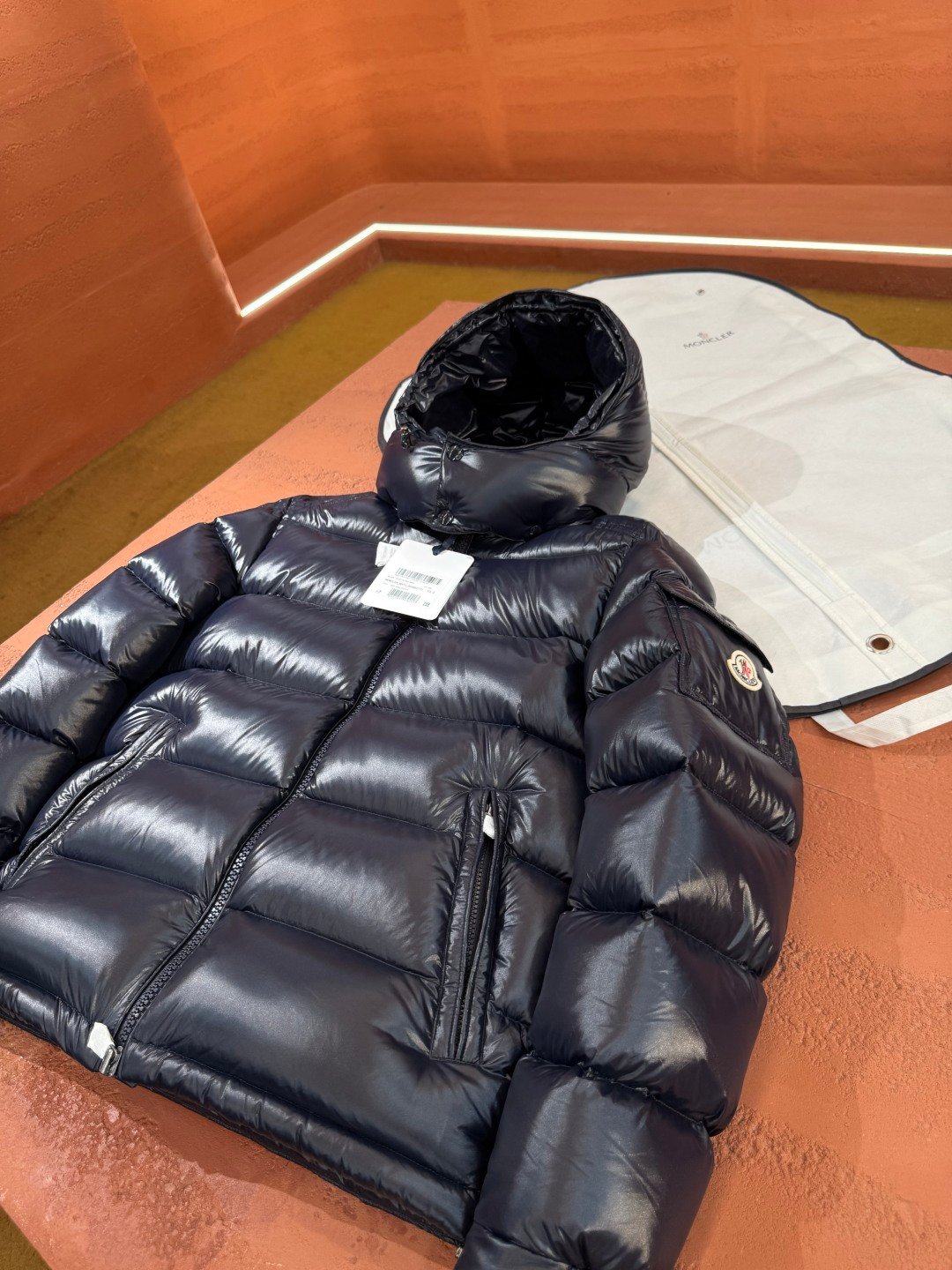 Moncler Moncler Puffer Jacket Navy Blue – close-up detail view in premium quality with AA+ craftsmanship