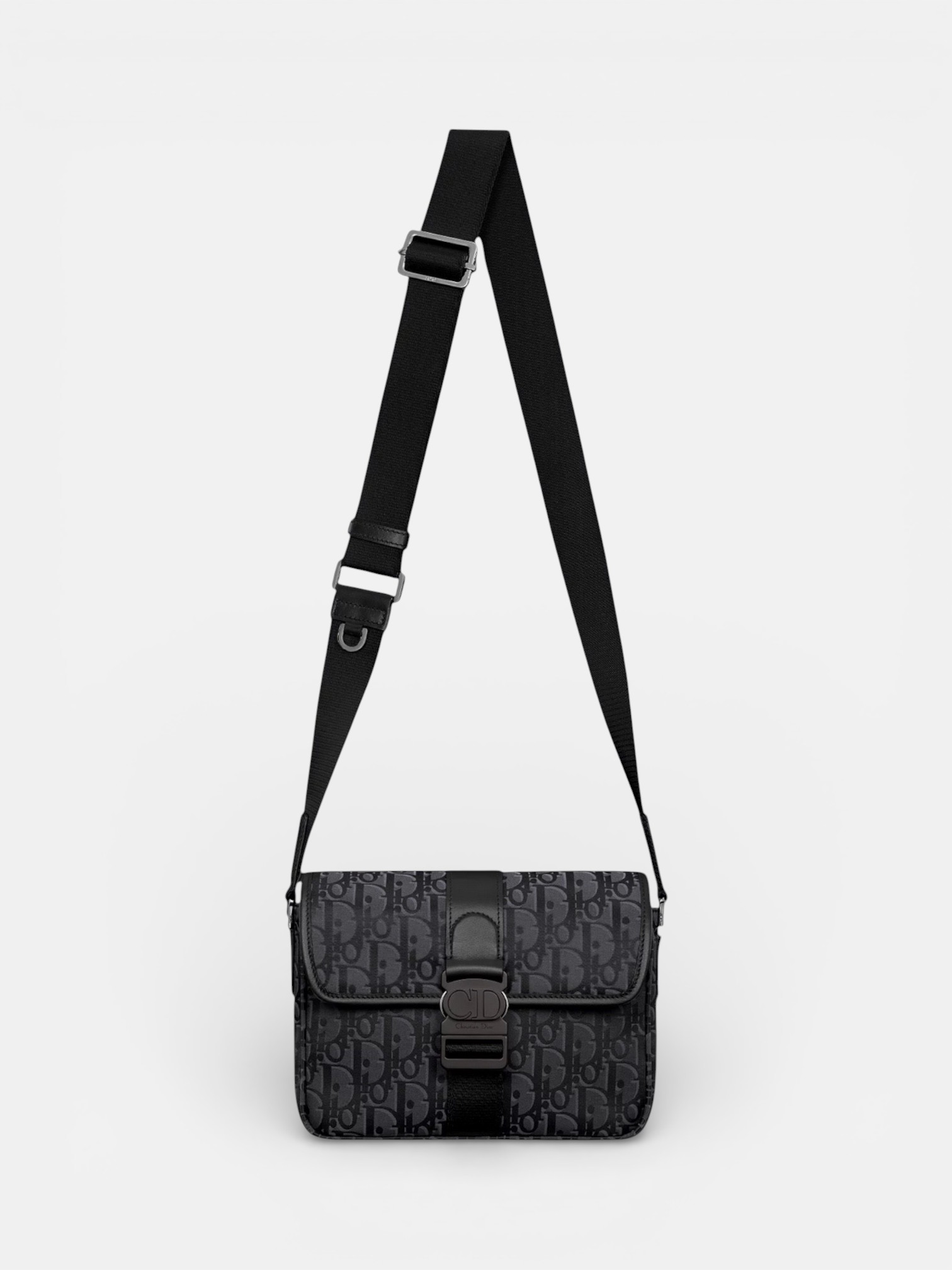 Dior Dior Trek Messenger Bag with Flap Black – detail view in premium quality with AA+ craftsmanship