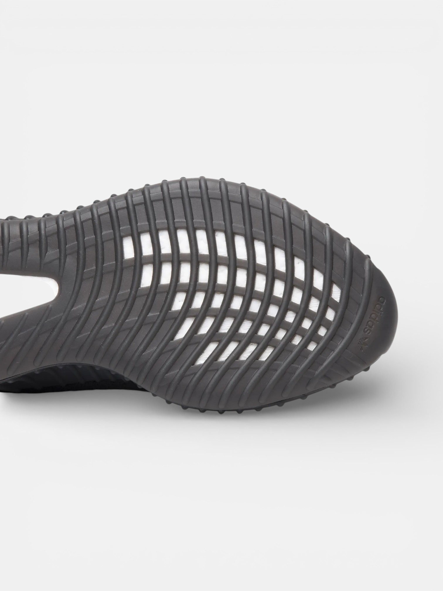 Adidas Adidas Yeezy Boost 350 V2 Bred – detail view in premium quality with AA+ craftsmanship