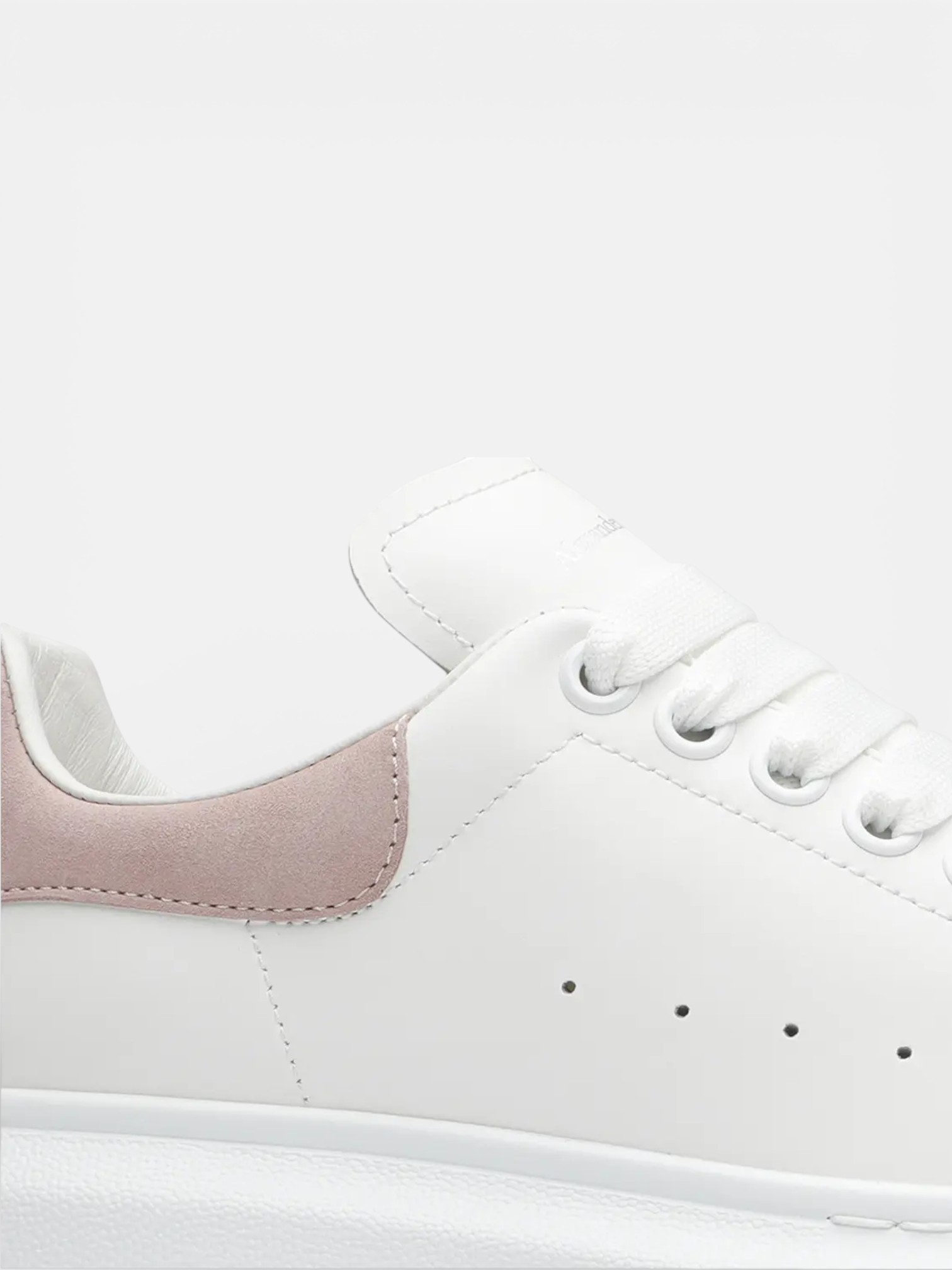 Alexander Alexander McQueen Sneaker White Patchouli – detail view in premium quality with AA+ craftsmanship