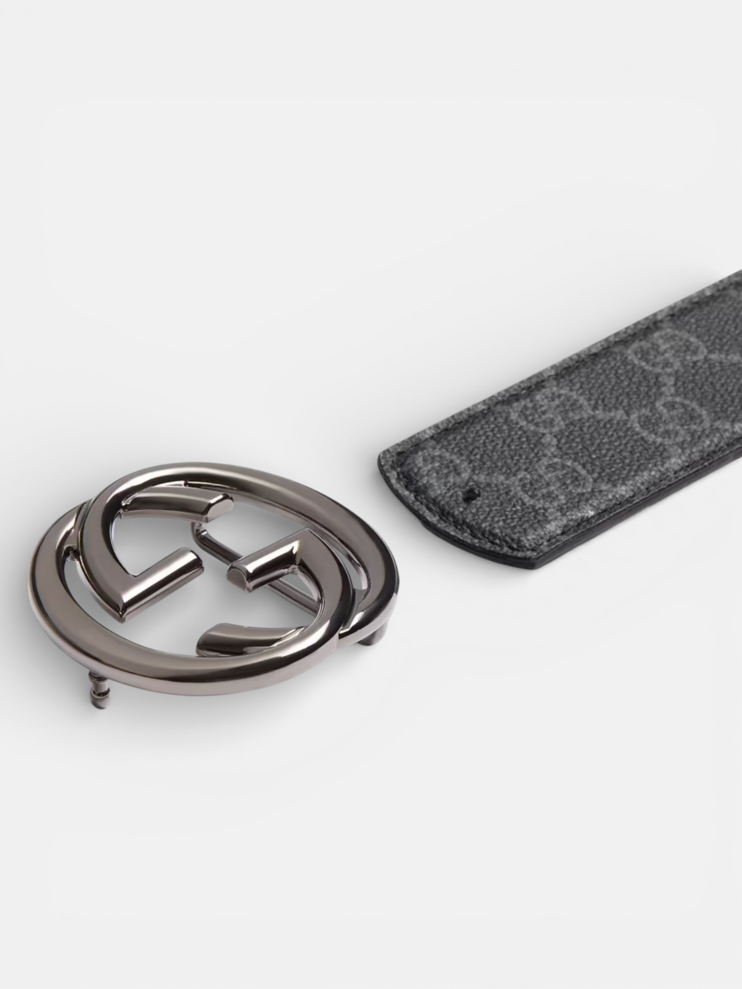 Gucci Gucci Reversible Belt with Interlocking G Buckle Black Supreme Leather – close-up detail view in premium quality with AA+ craftsmanship