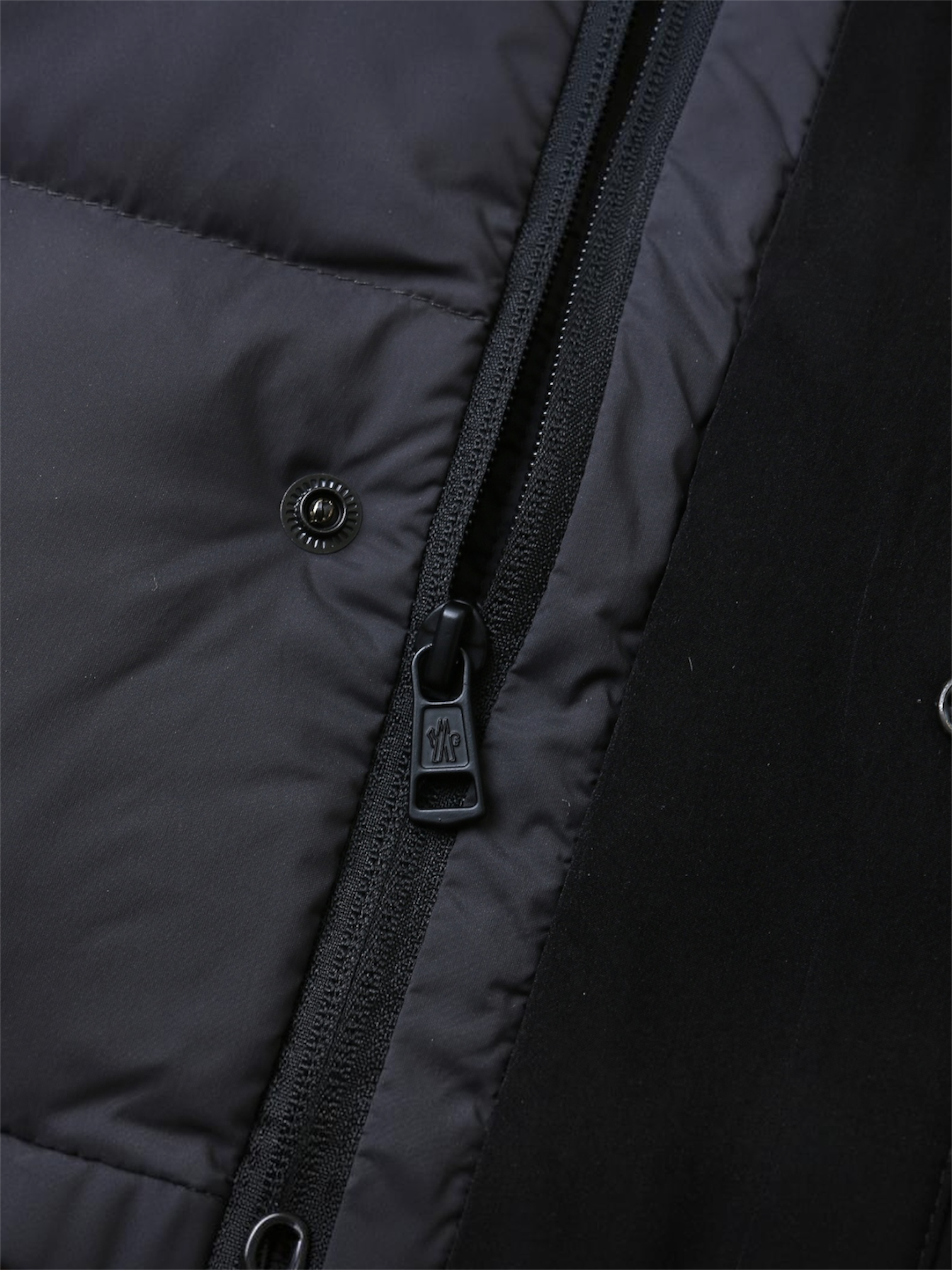 Moncler Moncler Madeira Down Jacket Grey – detail view in premium quality with AA+ craftsmanship