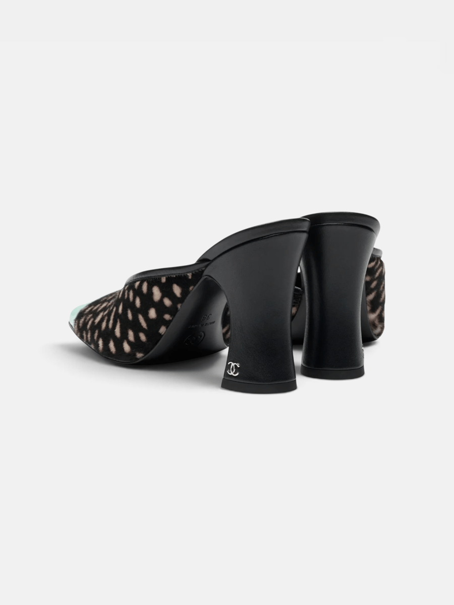 Chanel Mules in Lambskin & Patent Calfskin  in Black - Preview