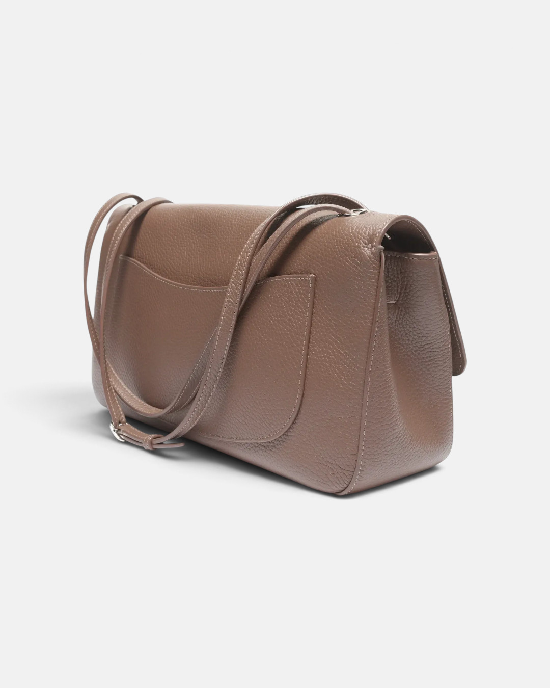 Chanel Chanel Maxi Flap Bag Light Brown Grained Calfskin & Silver Metal – detail view in premium quality with AA+ craftsmanship