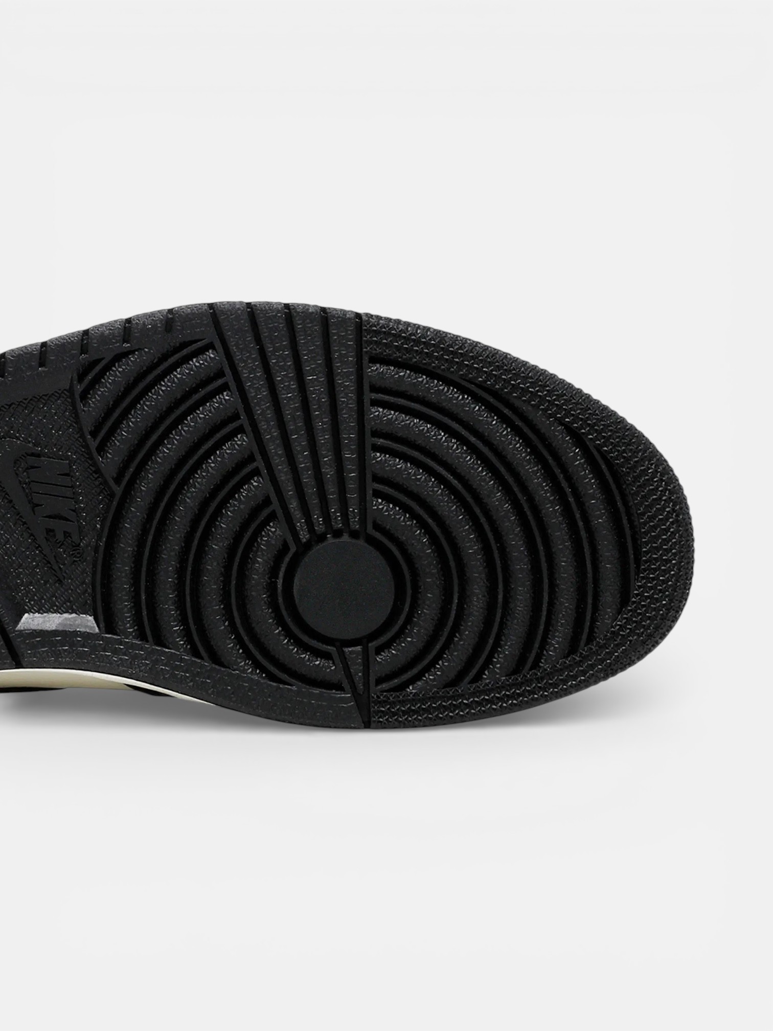 Jordan Jordan 1 Retro High Dark Mocha – detail view in premium quality with AA+ craftsmanship