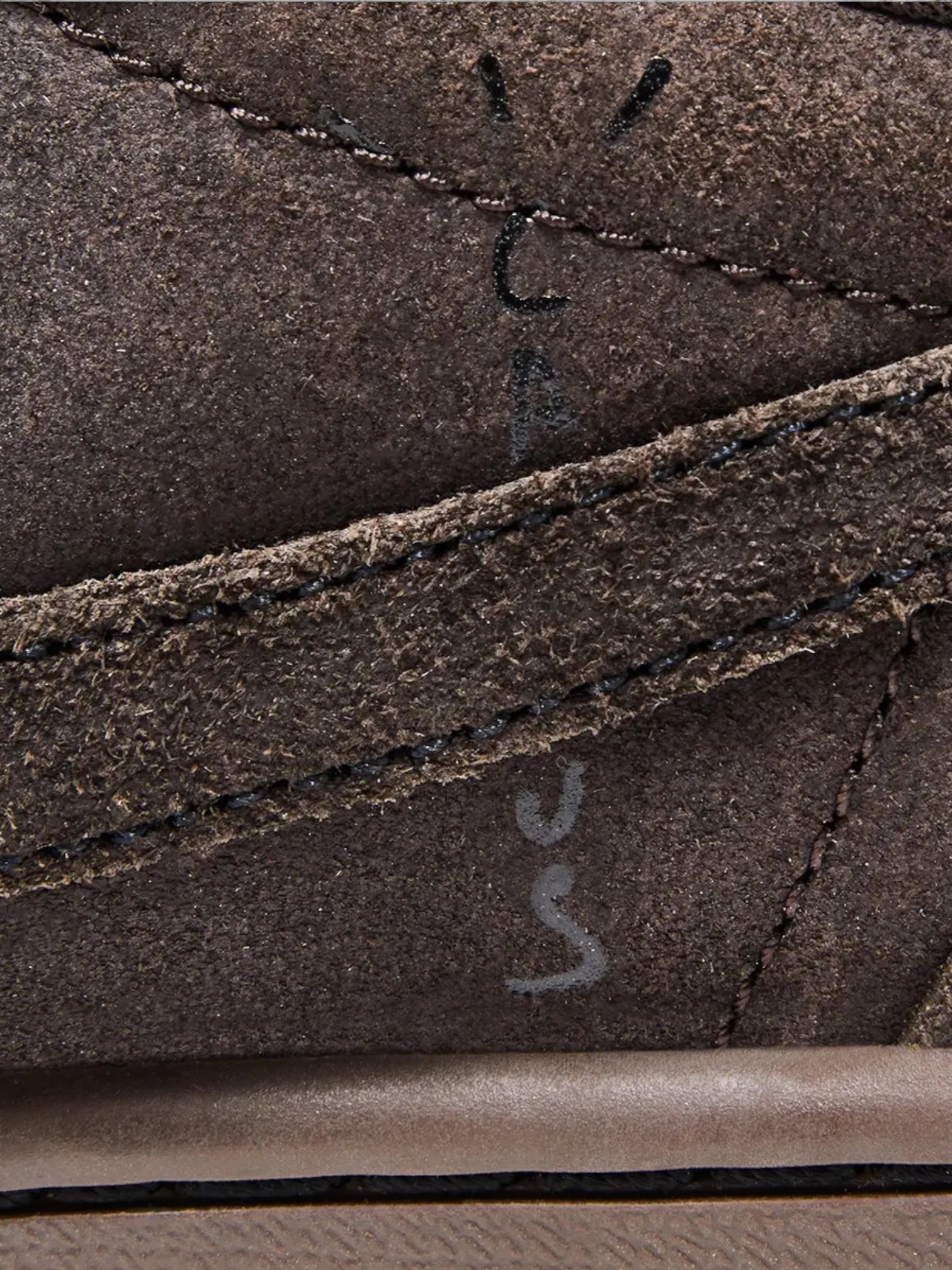 Jordan Jordan 1 Low Travis Scott Velvet Brown – detail view in premium quality with AA+ craftsmanship