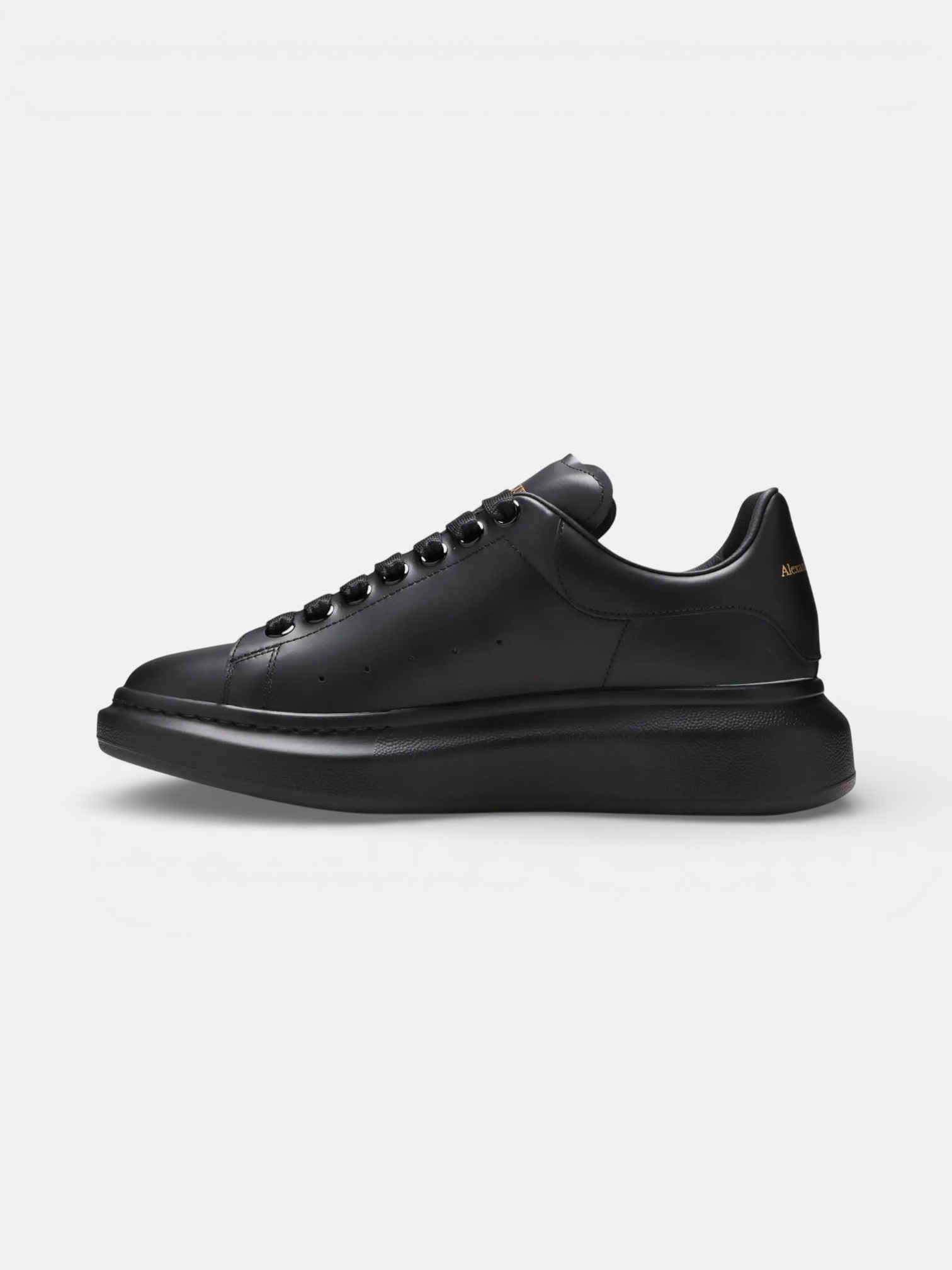 Alexander Alexander McQueen Sneaker All Black – close-up detail view in premium quality with AA+ craftsmanship