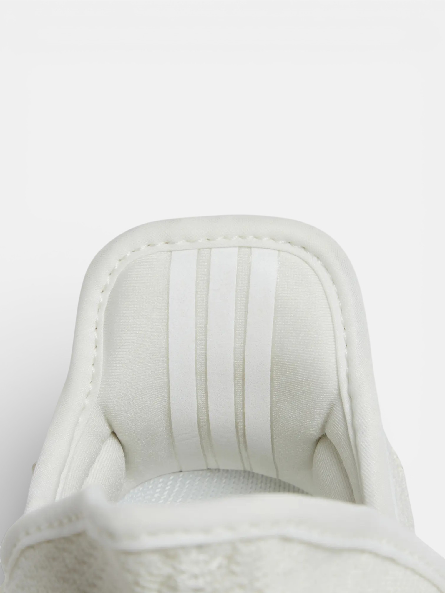 Adidas Adidas Yeezy Boost 350 V2 Bone – detail view in premium quality with AA+ craftsmanship