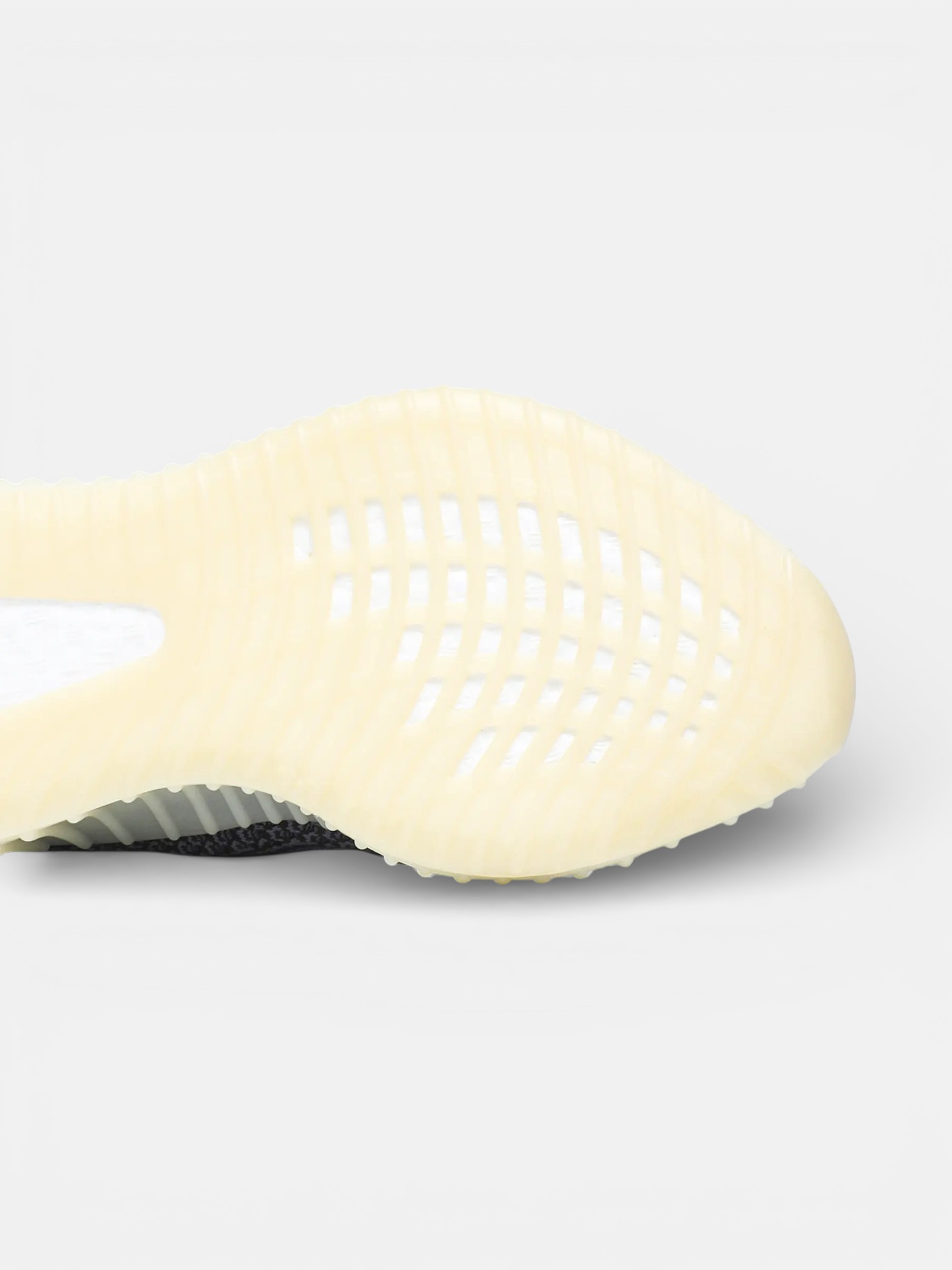 Adidas Adidas Yeezy Boost 350 V2 Carbon – detail view in premium quality with AA+ craftsmanship