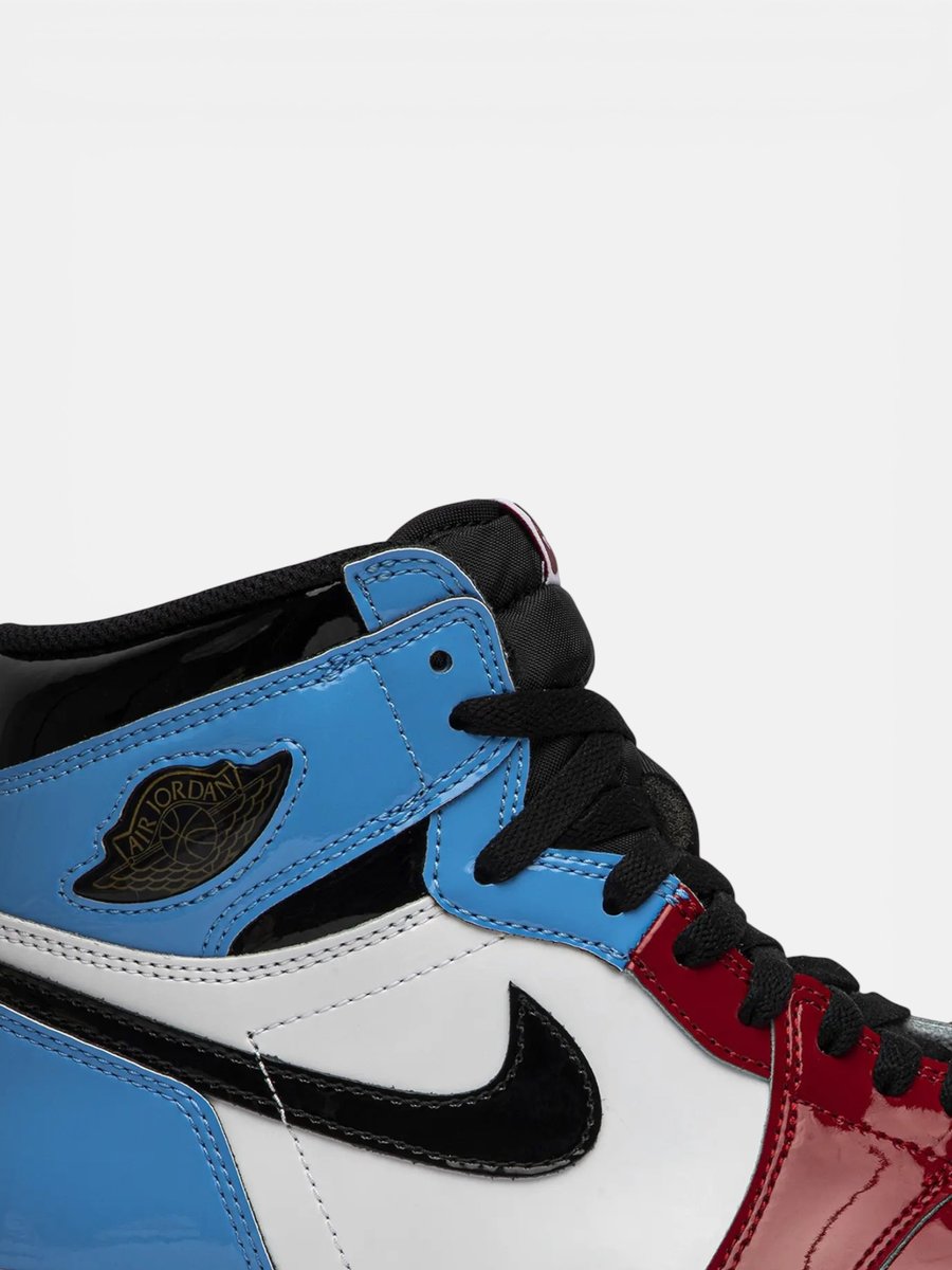 Jordan 1 Retro High Fearless UNC Chicago - Preview