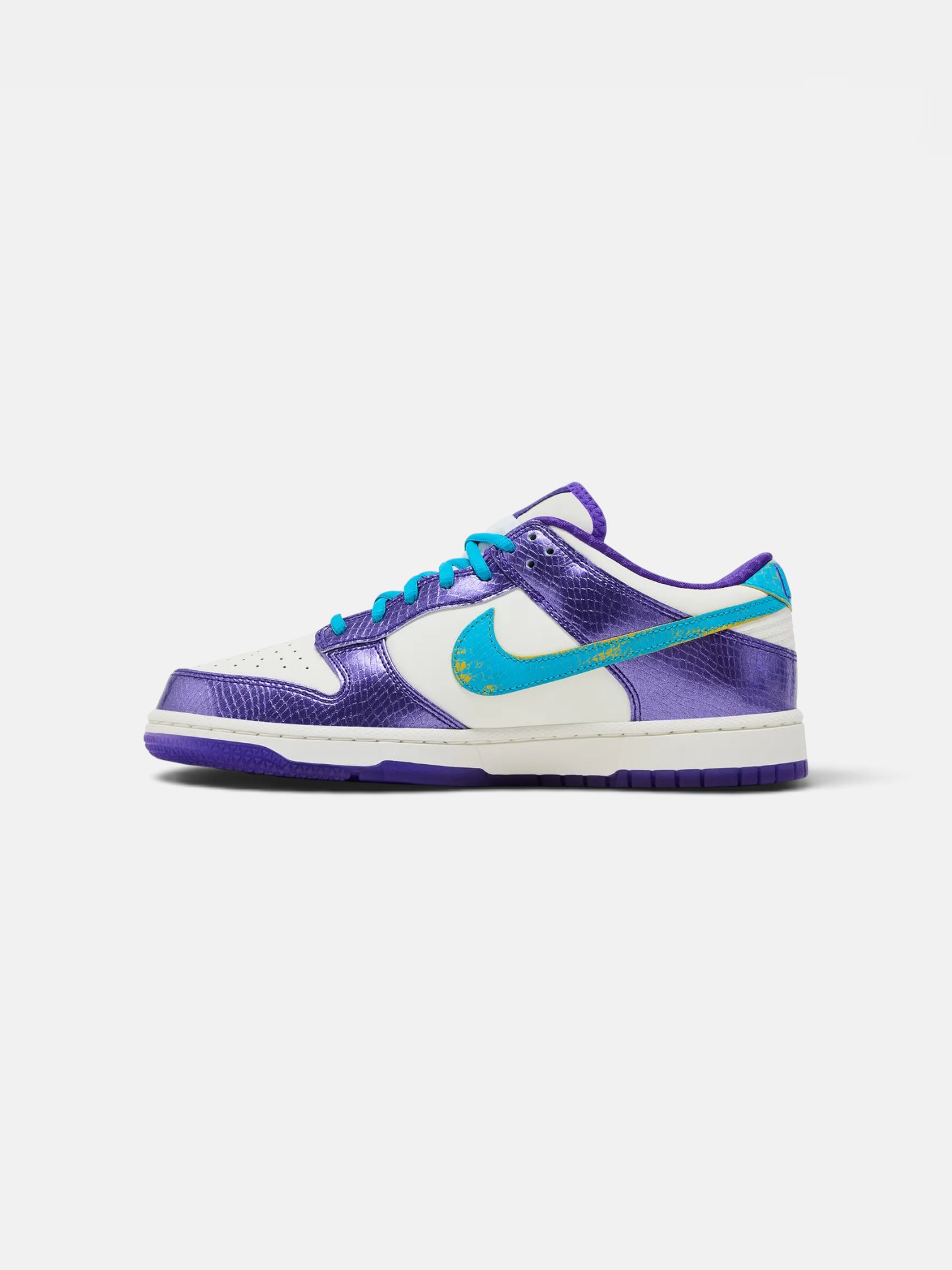 Kobe Kobe Bryant x Nike Dunk Low Draft Day – side profile view in premium quality with AA+ craftsmanship