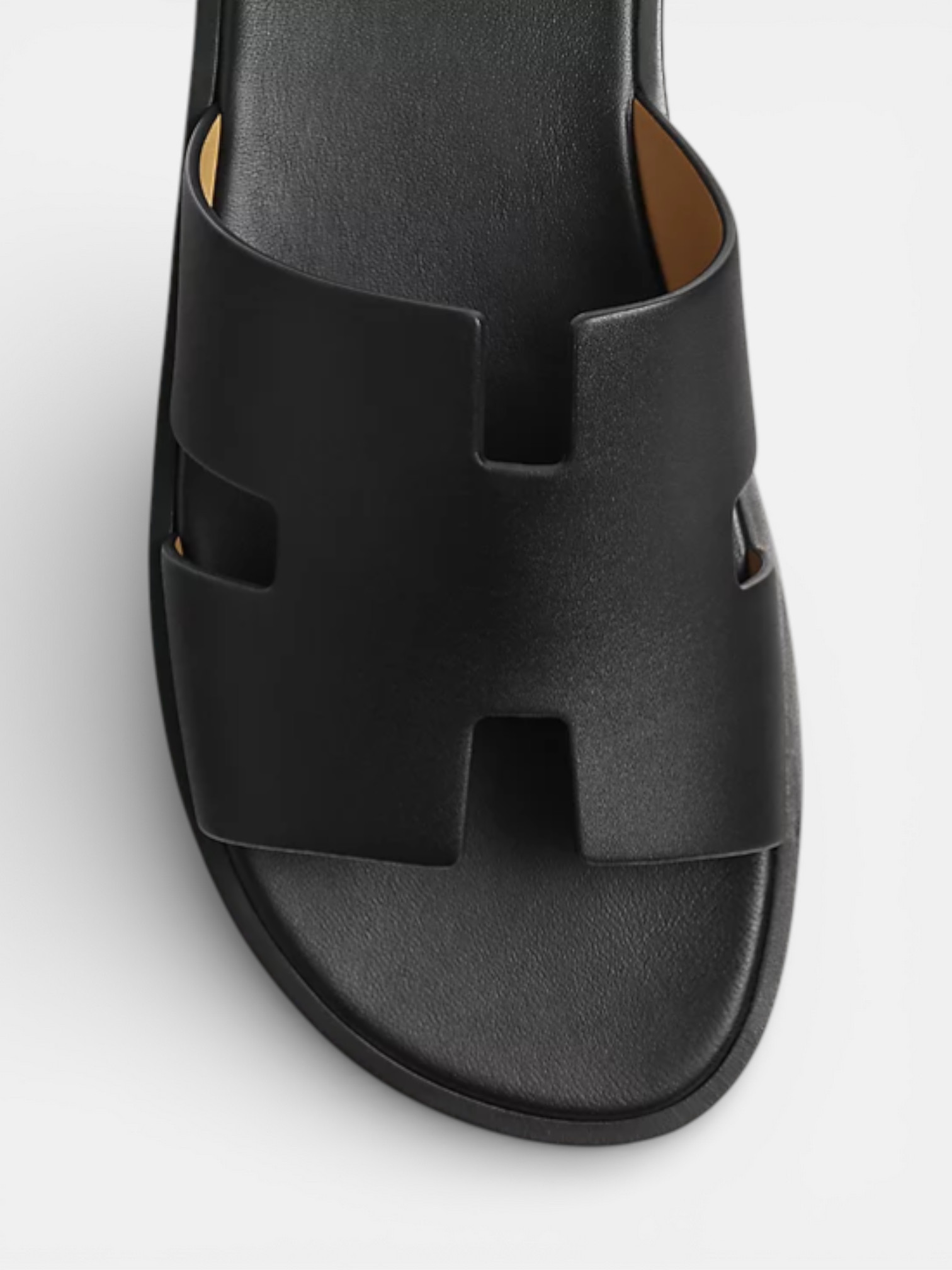 Hermes Hermes Izmir Sandal Noir – back view in premium quality with AA+ craftsmanship