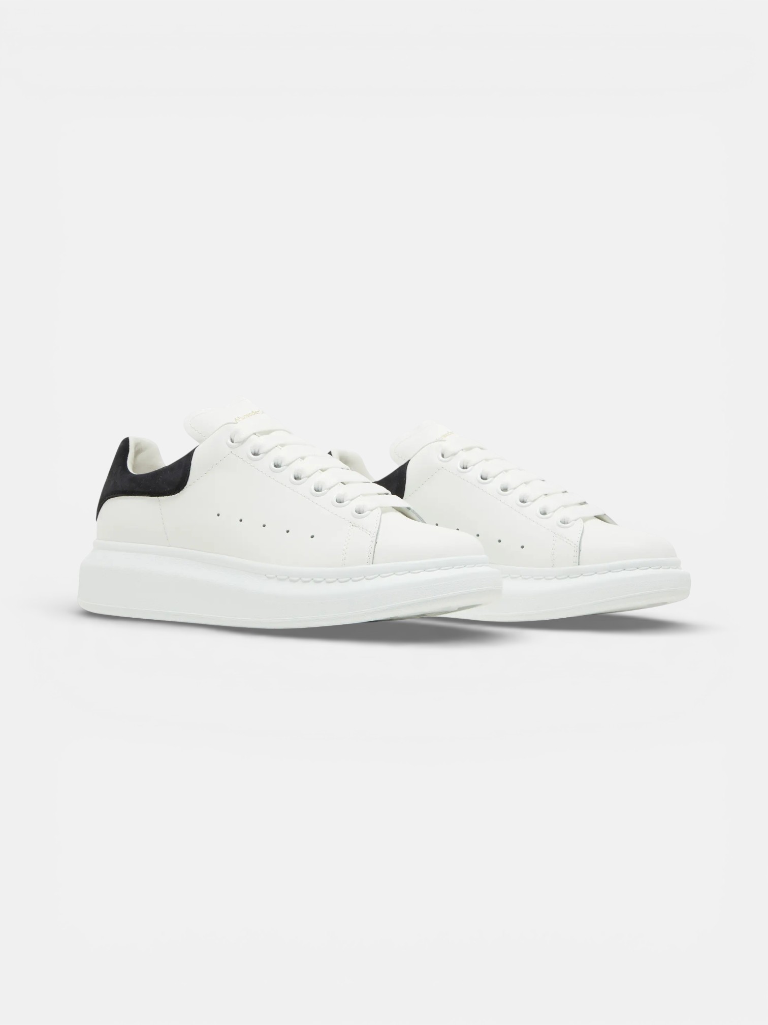 Alexander Alexander McQueen Sneaker White Black – detail view in premium quality with AA+ craftsmanship