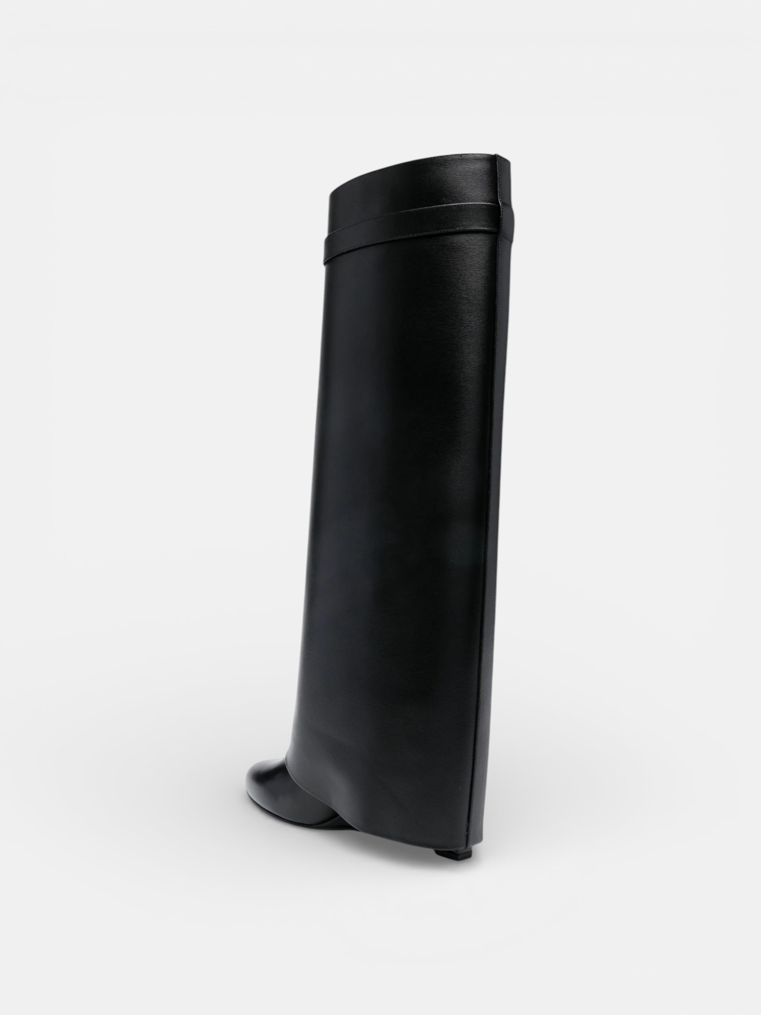 Givenchy Givenchy Shark Lock Leather Boots Black – close-up detail view in premium quality with AA+ craftsmanship
